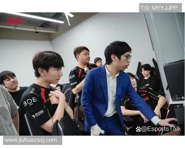 深入分析JDG在英雄联盟比赛中的防反策略及其得失表现